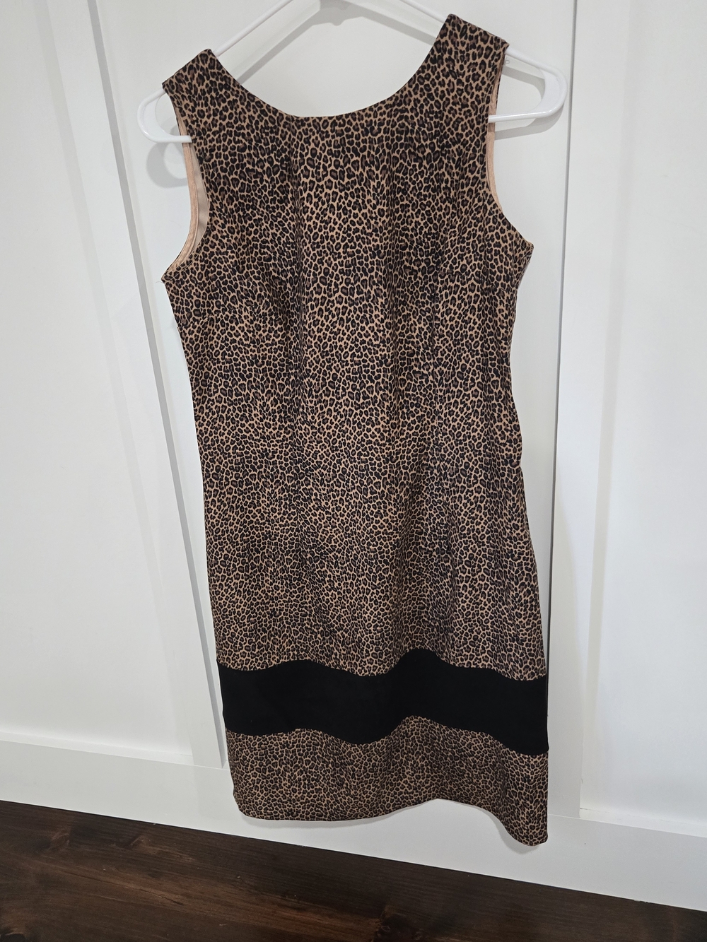 Sleeveless Leopard-Print Midi Dress with Black Hem
